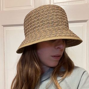 Beautifully woven sunhat with bendable rim for styling